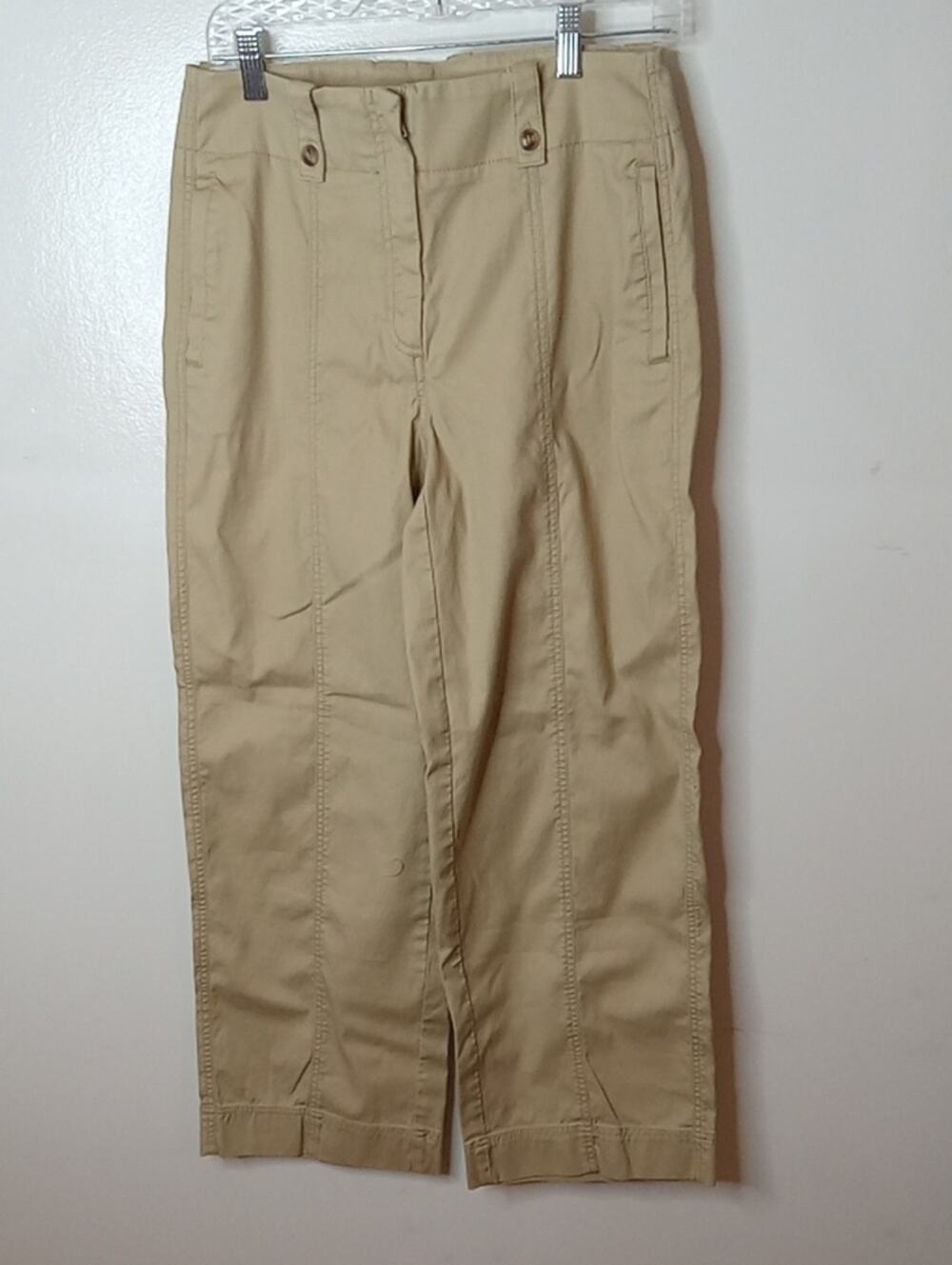 Chico's Women's Size 4R Straight-Leg Chinos in Light Khaki. Outdoorsy, Baggy